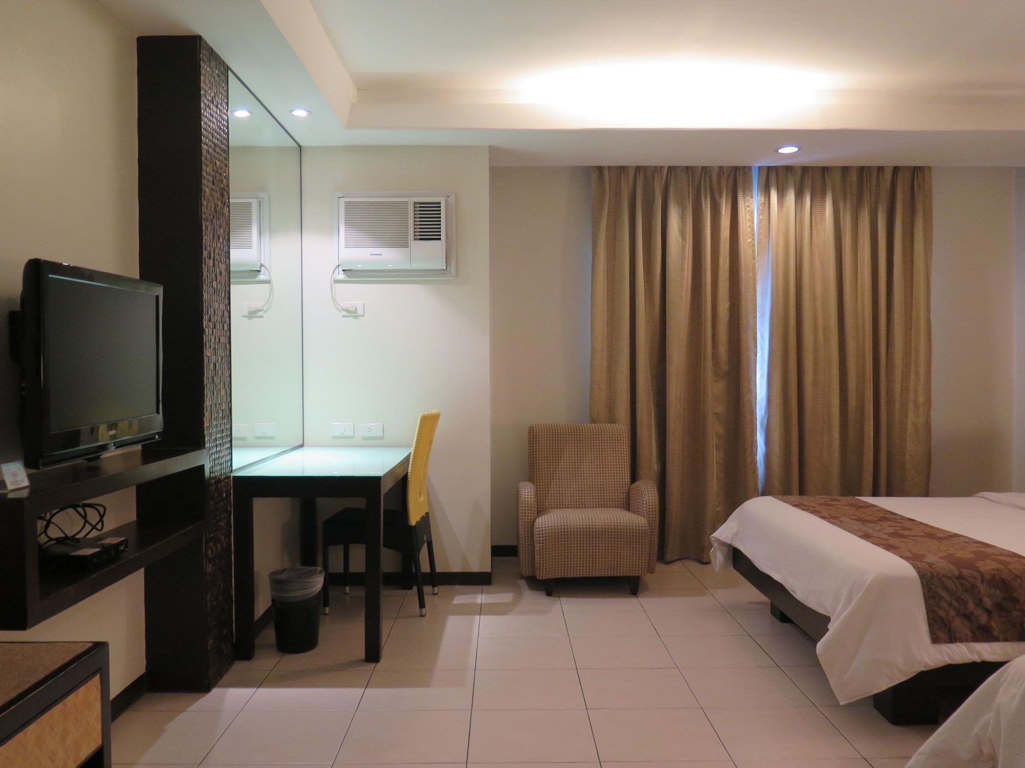 Circle Inn - Iloilo City Center Экстерьер фото