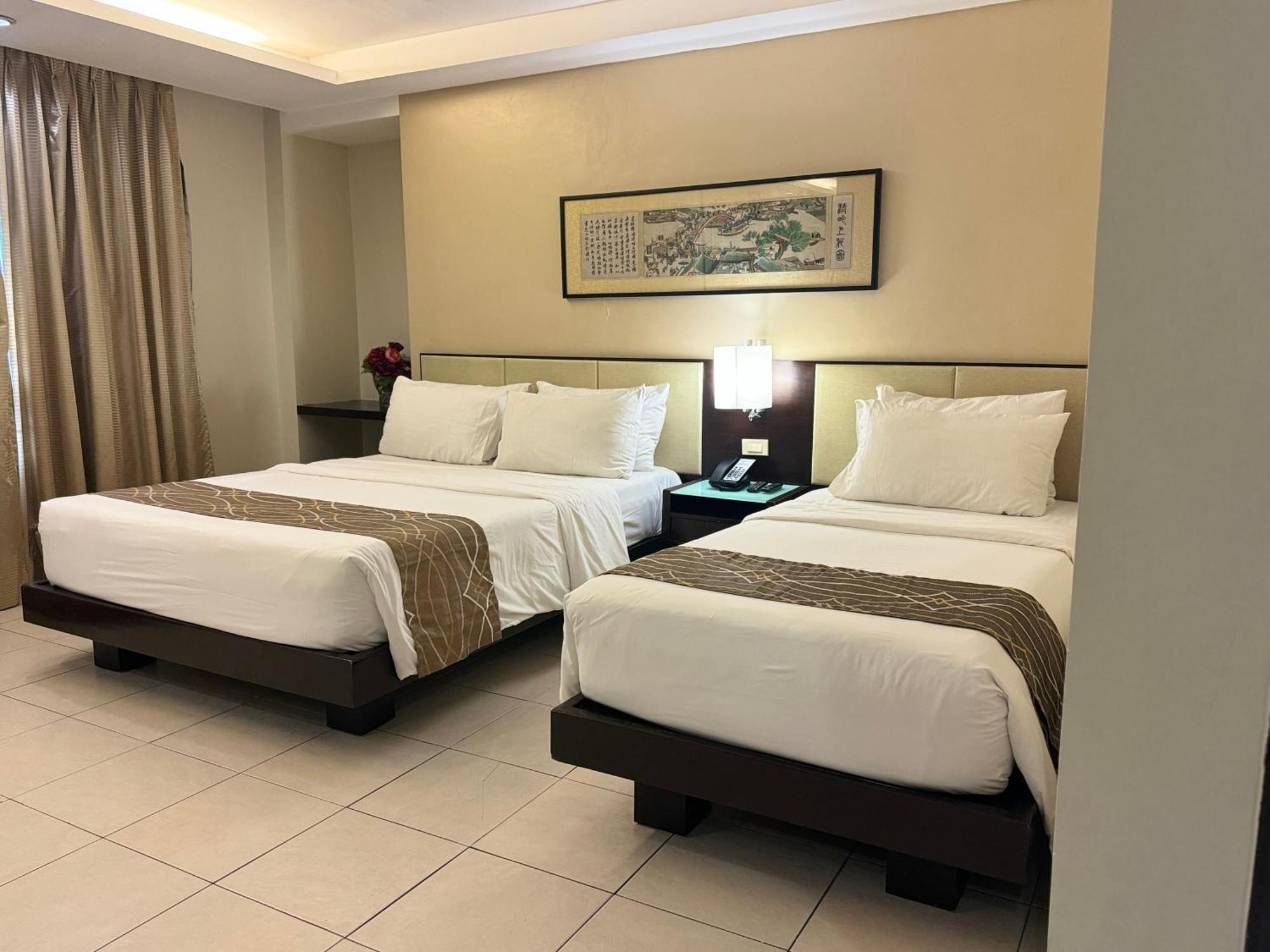 Circle Inn - Iloilo City Center Экстерьер фото