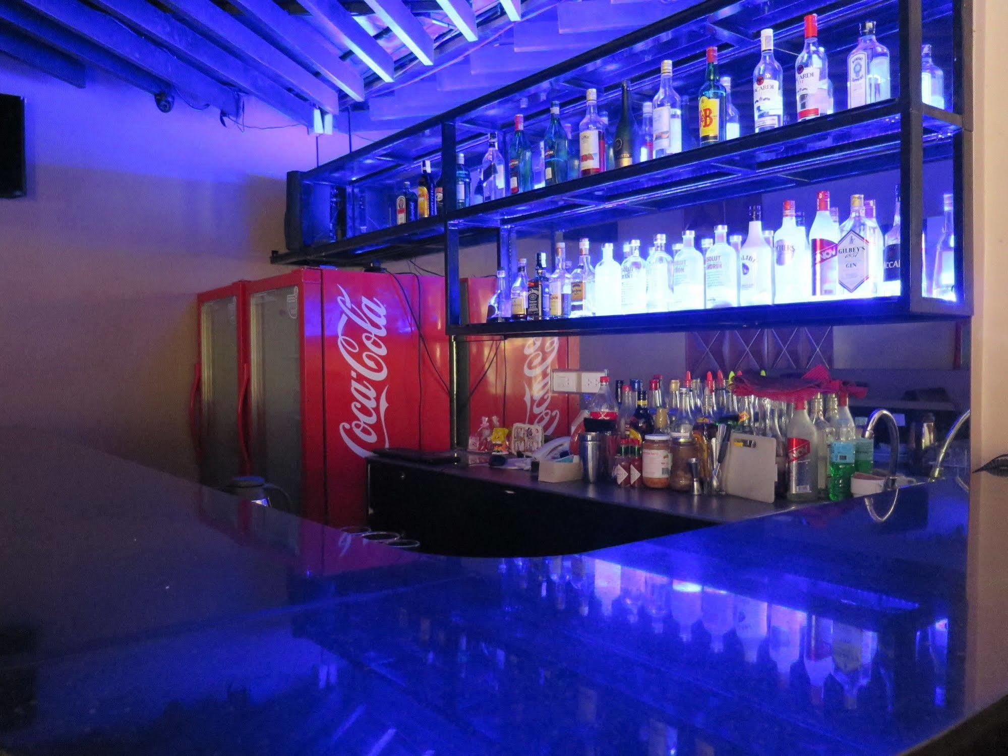 Circle Inn - Iloilo City Center Экстерьер фото